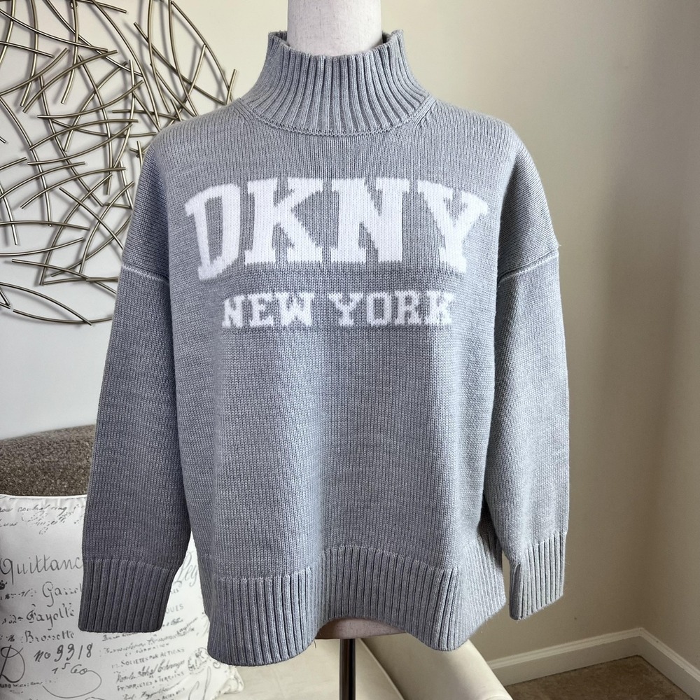 DKNY New York Logo Knit Sweater Womens Medium Gray Mock Neck Pullover Ribbed Y2K